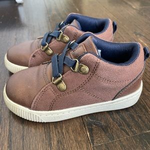 Brown pleather/canvas “dressy” sneaker.